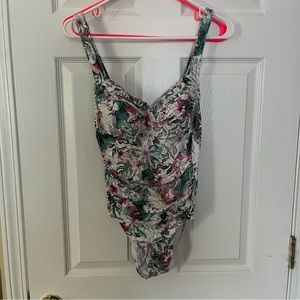 Niptuck floral one piece bathing suit. Worn a few days on vacation. Size 8